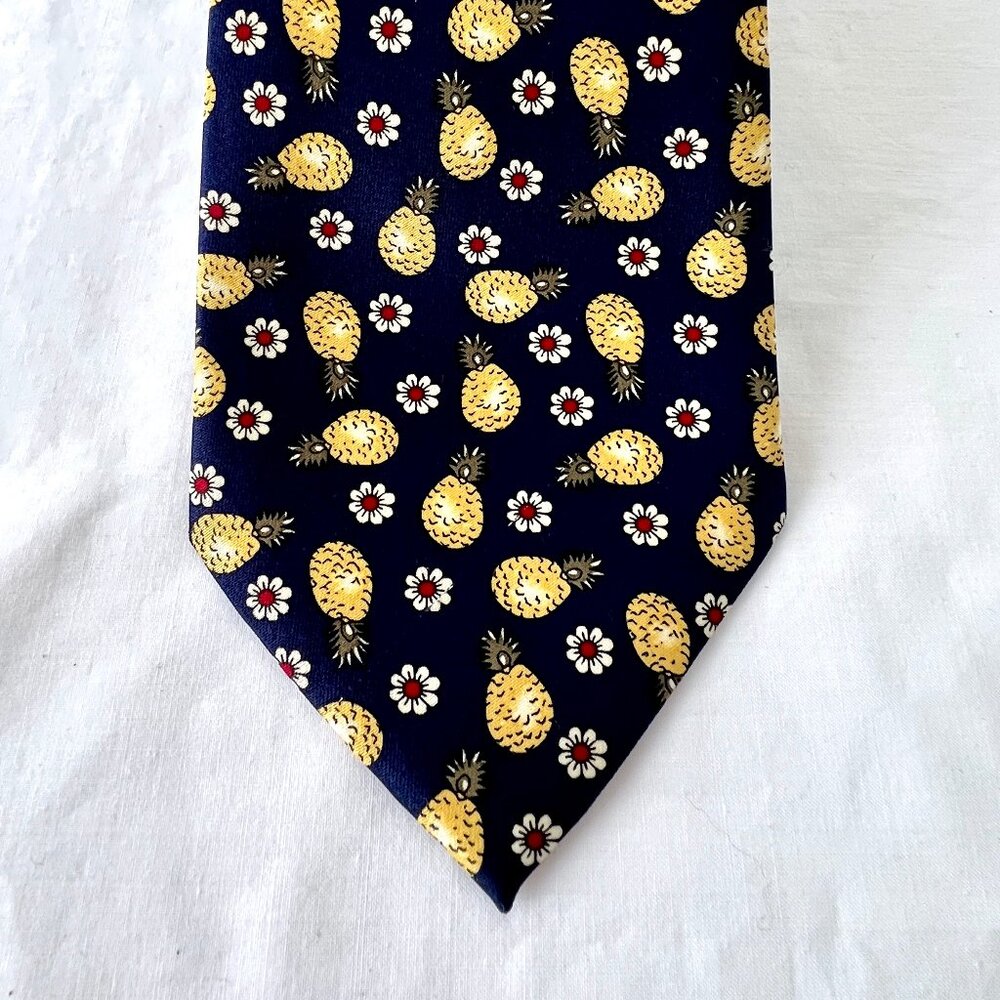 City Silk Co. Tie, "City One" Pineapple Theme Navy Blue and Yellow, EC!